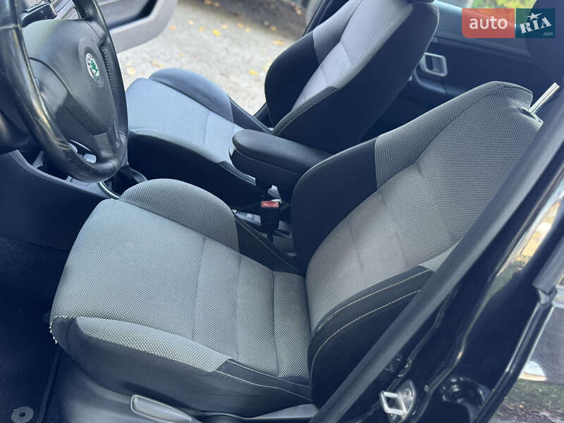 Хэтчбек Skoda Fabia 2008 в Луцке