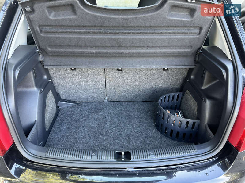 Хэтчбек Skoda Fabia 2008 в Луцке