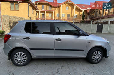 Хэтчбек Skoda Fabia 2010 в 