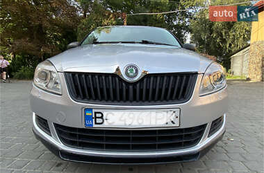 Хэтчбек Skoda Fabia 2010 в 