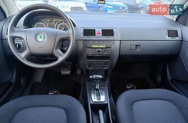 Хэтчбек Skoda Fabia 2005 в 