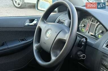 Хэтчбек Skoda Fabia 2005 в 