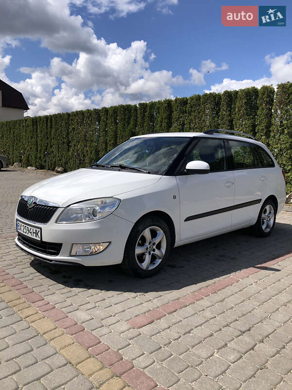 Універсал Skoda Fabia 2011 в Дунаївцях