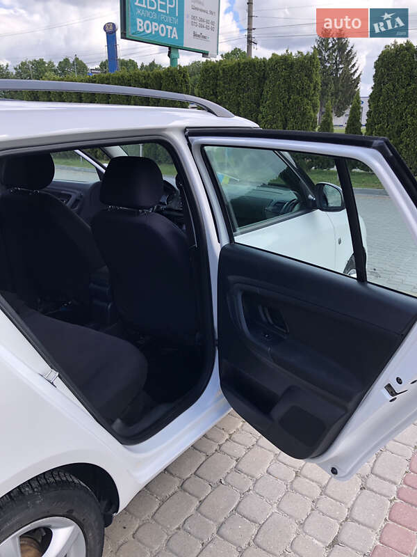 Універсал Skoda Fabia 2011 в Дунаївцях