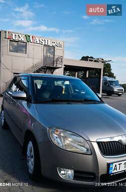 Хэтчбек Skoda Fabia 2007 в Калуше
