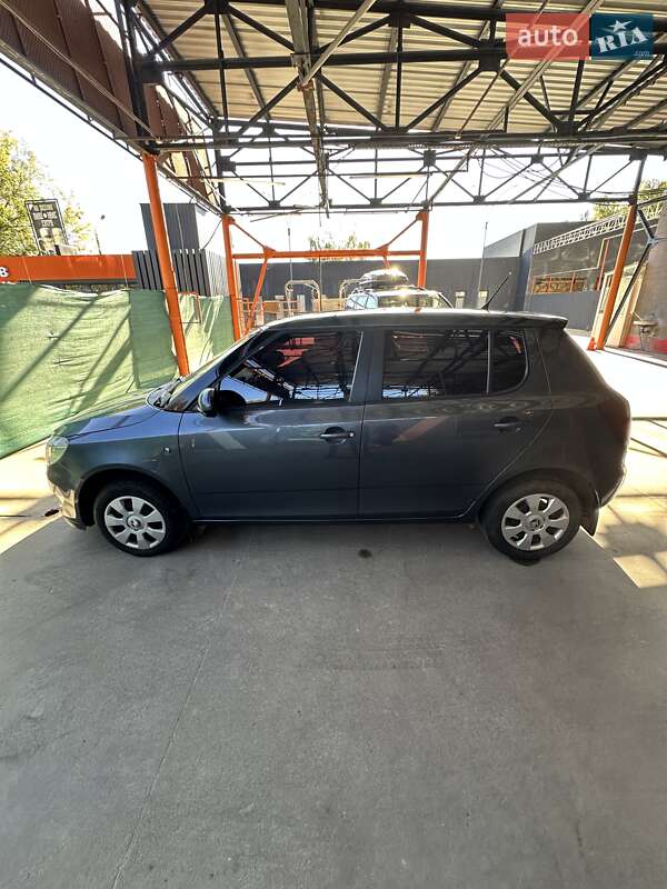 Хэтчбек Skoda Fabia 2011 в Черновцах