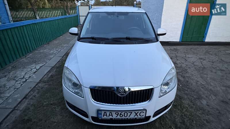 Хетчбек Skoda Fabia 2008 в Києві