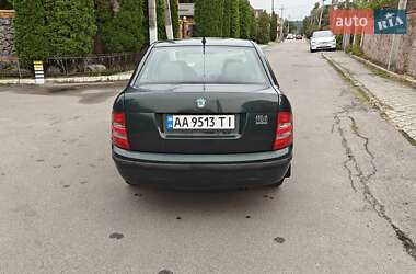 Седан Skoda Fabia 2002 в 