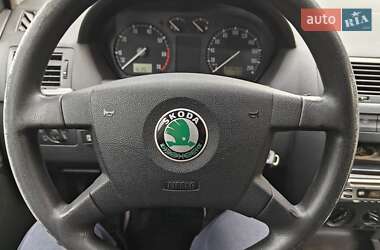 Седан Skoda Fabia 2002 в 