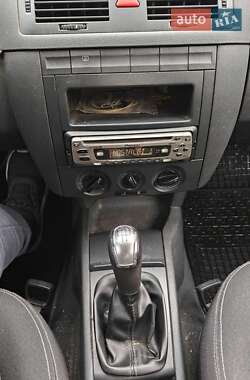 Седан Skoda Fabia 2002 в 