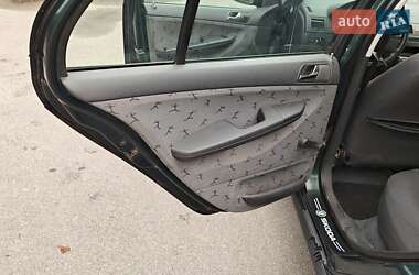 Седан Skoda Fabia 2002 в 