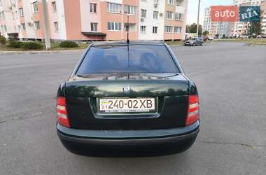 Седан Skoda Fabia 2004 в 