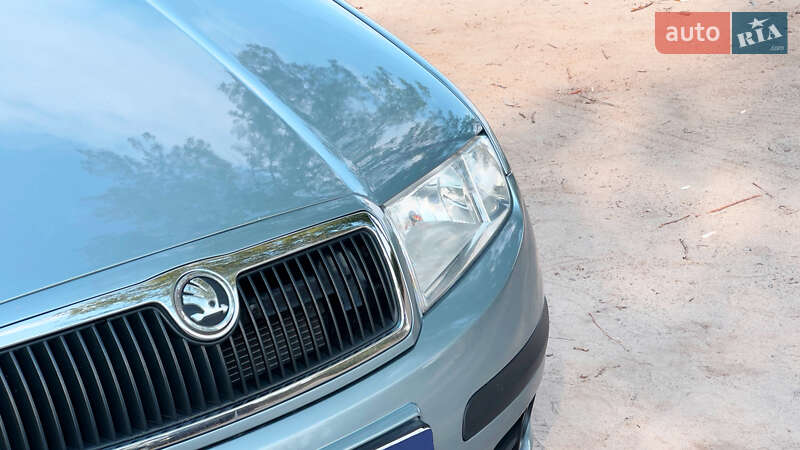 Хетчбек Skoda Fabia 2005 в Дніпрі