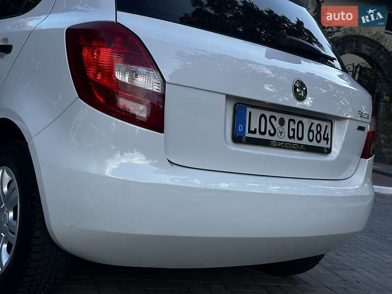 Хэтчбек Skoda Fabia 2011 в Дрогобыче