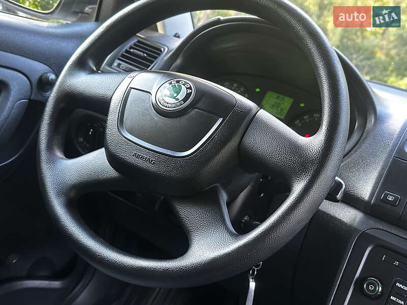 Хэтчбек Skoda Fabia 2011 в Дрогобыче