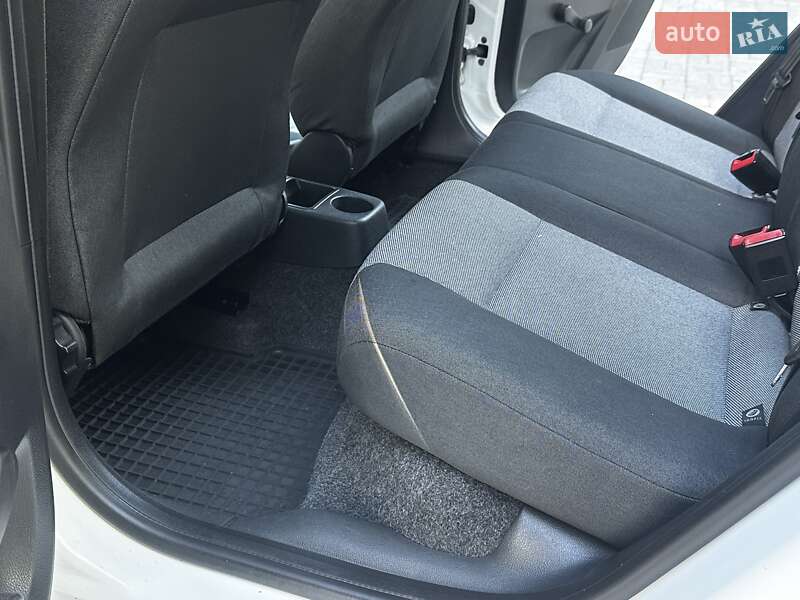 Хэтчбек Skoda Fabia 2011 в Дрогобыче