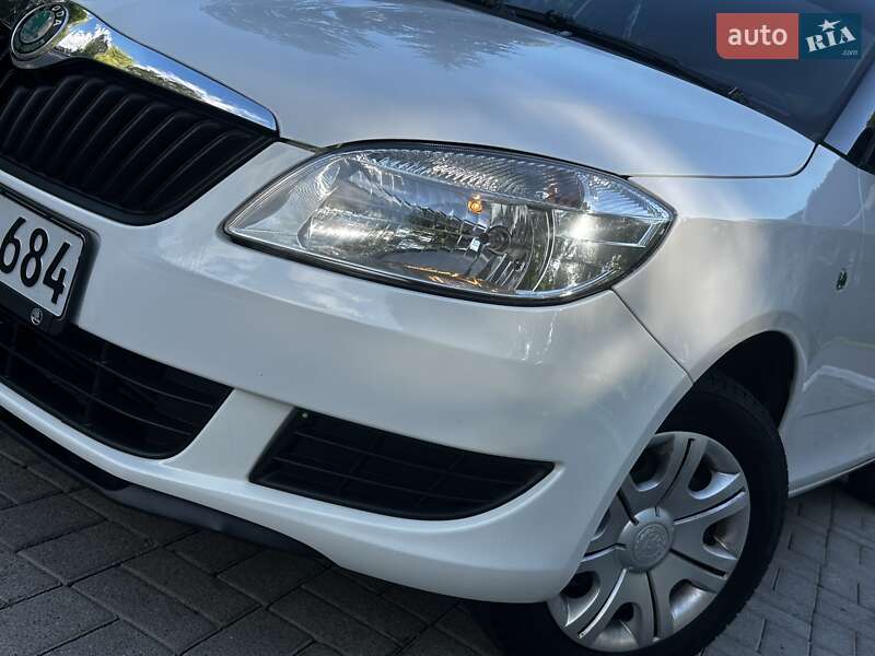 Хэтчбек Skoda Fabia 2011 в Дрогобыче