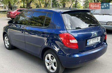 Хэтчбек Skoda Fabia 2010 в 