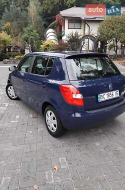 Хэтчбек Skoda Fabia 2011 в 