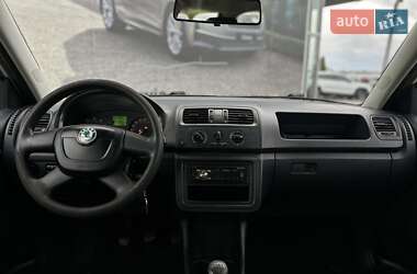 Хэтчбек Skoda Fabia 2011 в 