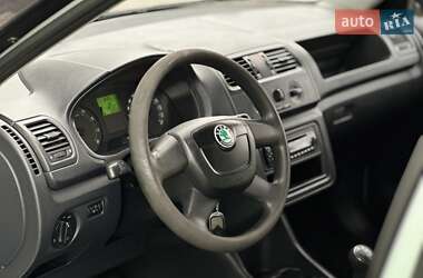 Хэтчбек Skoda Fabia 2011 в 
