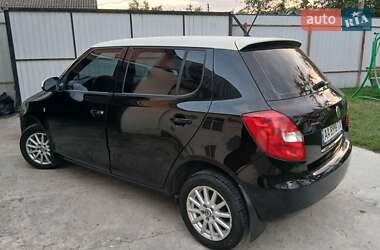 Хэтчбек Skoda Fabia 2011 в 