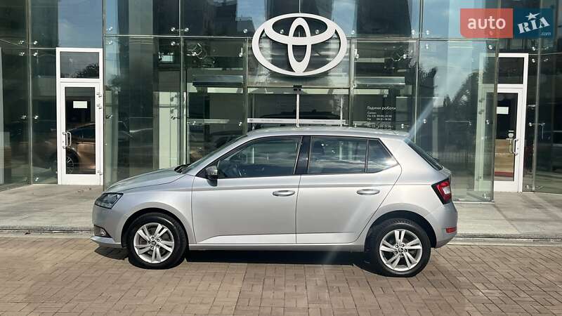 Хэтчбек Skoda Fabia 2020 в Киеве