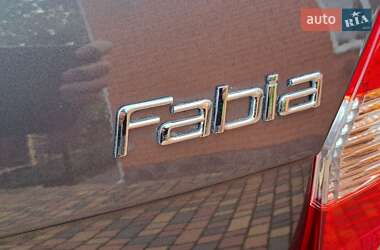 Хэтчбек Skoda Fabia 2008 в 