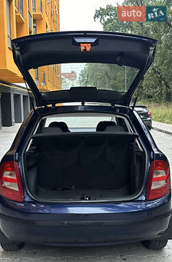 Хэтчбек Skoda Fabia 2003 в 