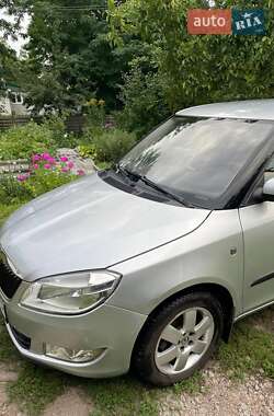 Хэтчбек Skoda Fabia 2011 в 