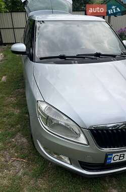 Хэтчбек Skoda Fabia 2011 в 