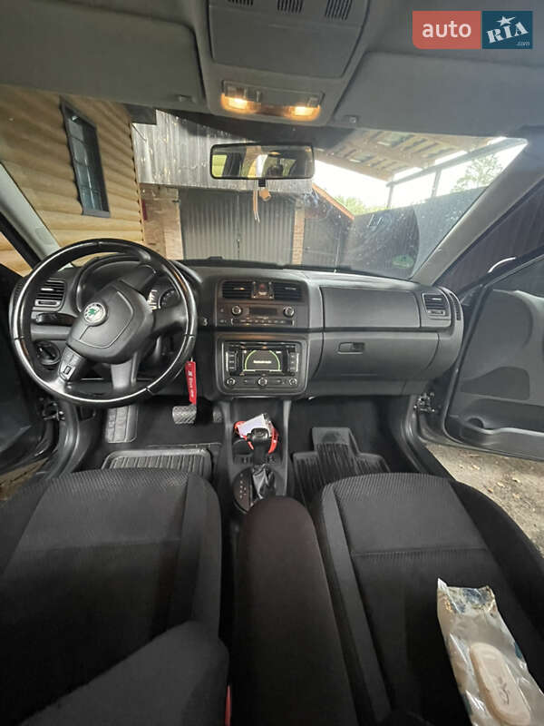 Хэтчбек Skoda Fabia 2010 в Киеве