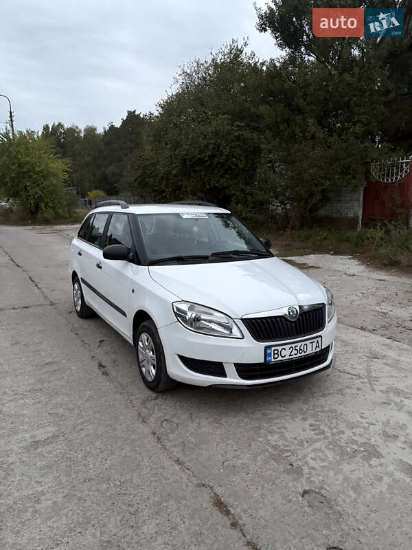 Універсал Skoda Fabia 2011 в Чернігові фото 2 Універсал Skoda Fabia 2011 в Чернігові