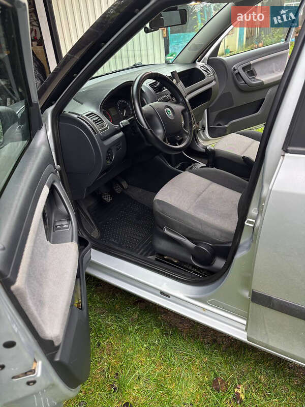 Хетчбек Skoda Fabia 2008 в Чернівцях фото 16 Хетчбек Skoda Fabia 2008 в Чернівцях