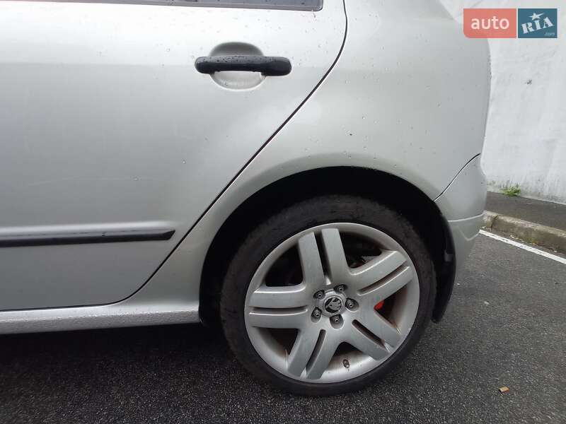 Хэтчбек Skoda Fabia 2005 в Киеве