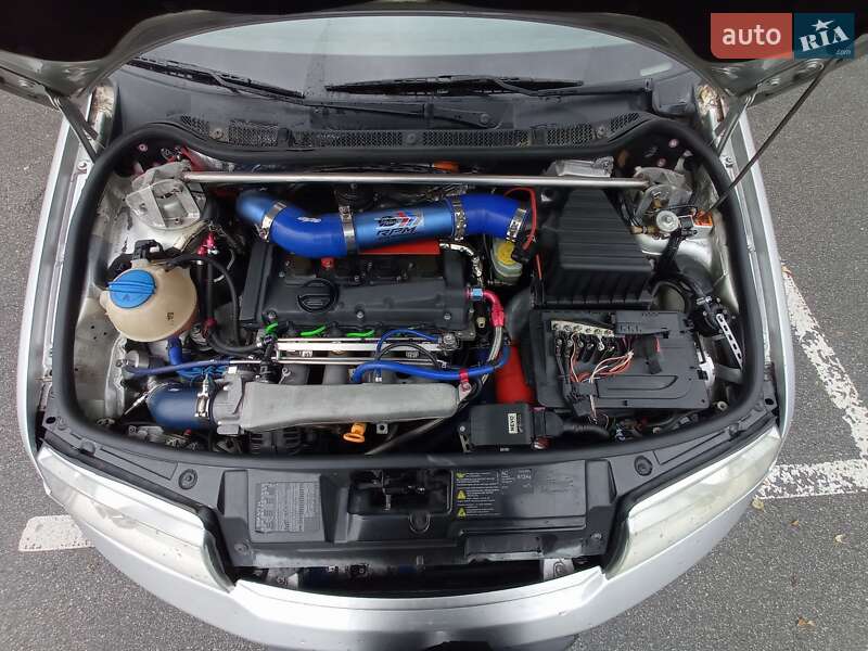 Хэтчбек Skoda Fabia 2005 в Киеве