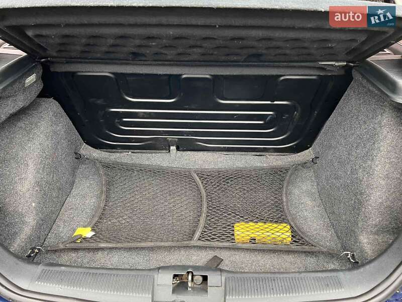 Хетчбек Skoda Fabia 2003 в Звягелі