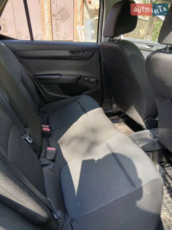 Хэтчбек Skoda Fabia 2015 в Харькове