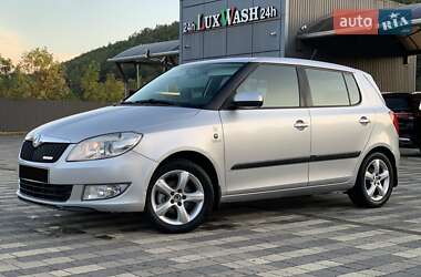 Хэтчбек Skoda Fabia 2012 в Сваляве