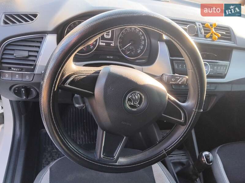 Універсал Skoda Fabia 2015 в Ужгороді
