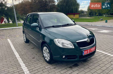 Хэтчбек Skoda Fabia 2009 в Луцке