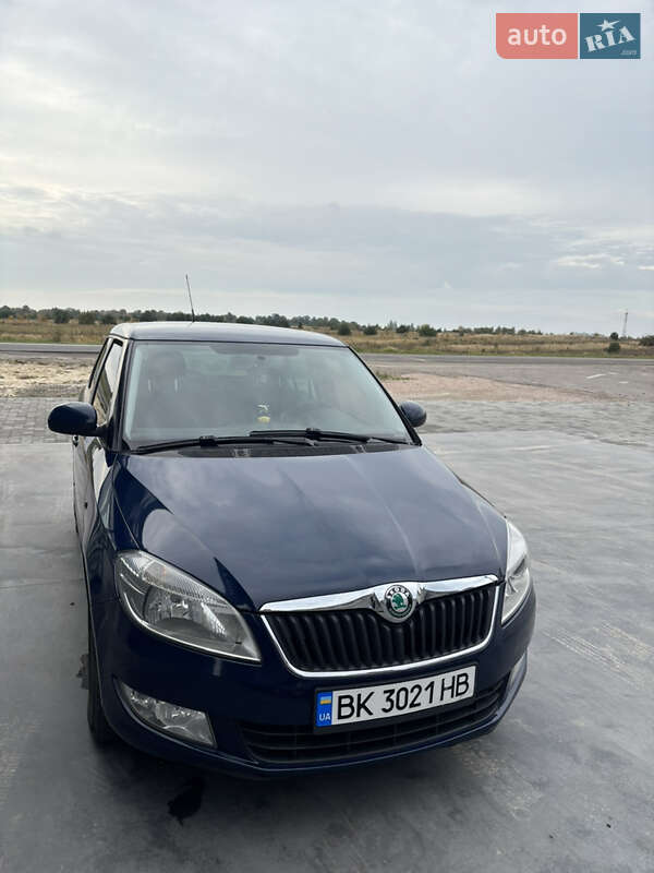 Хэтчбек Skoda Fabia 2012 в 