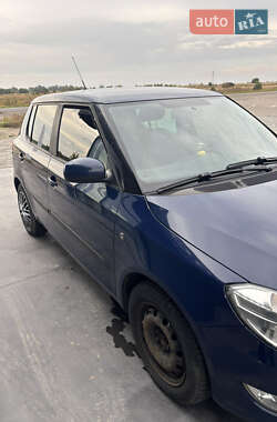 Хэтчбек Skoda Fabia 2012 в 