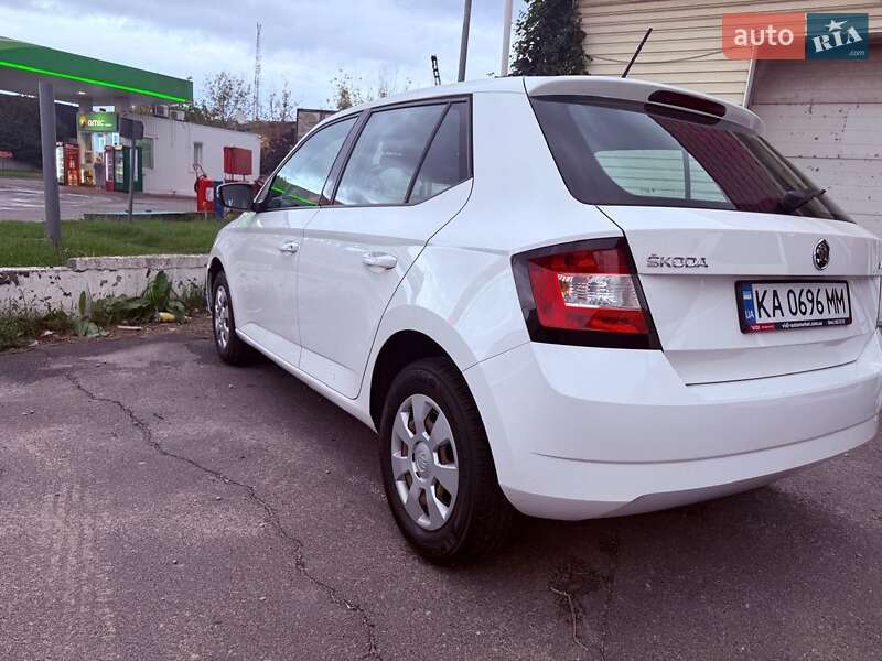 Хэтчбек Skoda Fabia 2017 в Киеве