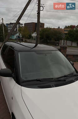 Хэтчбек Skoda Fabia 2011 в 
