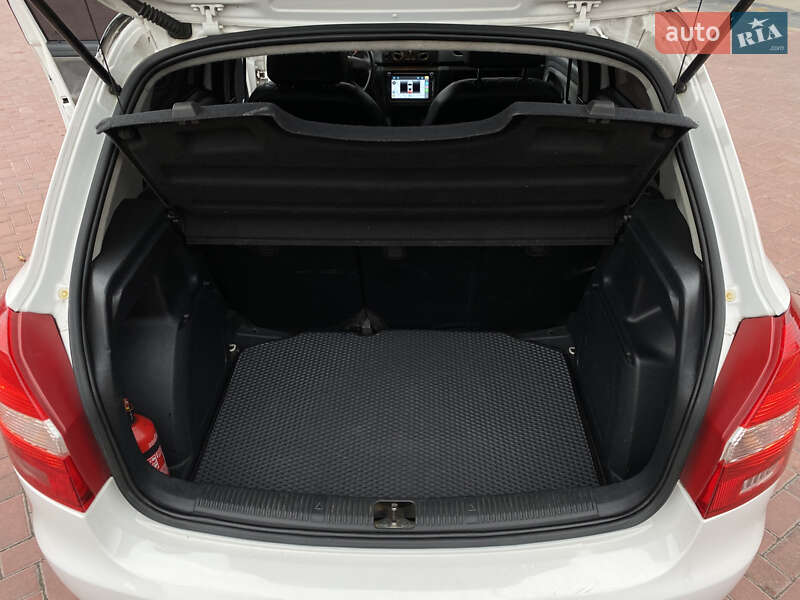 Хэтчбек Skoda Fabia 2011 в Ровно фото 7 Хэтчбек Skoda Fabia 2011 в Ровно