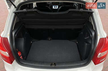 Хэтчбек Skoda Fabia 2011 в 