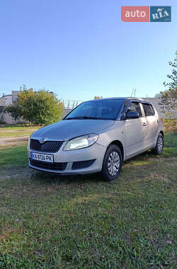 Хэтчбек Skoda Fabia 2011 в Киеве