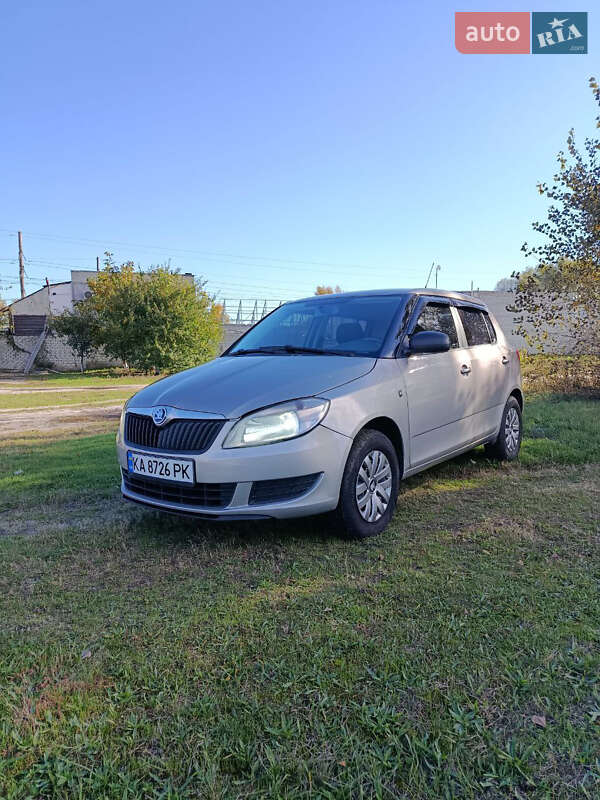 Хэтчбек Skoda Fabia 2011 в Киеве