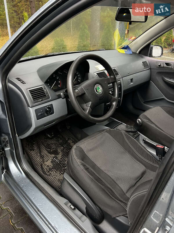 Универсал Skoda Fabia 2002 в Маневичах